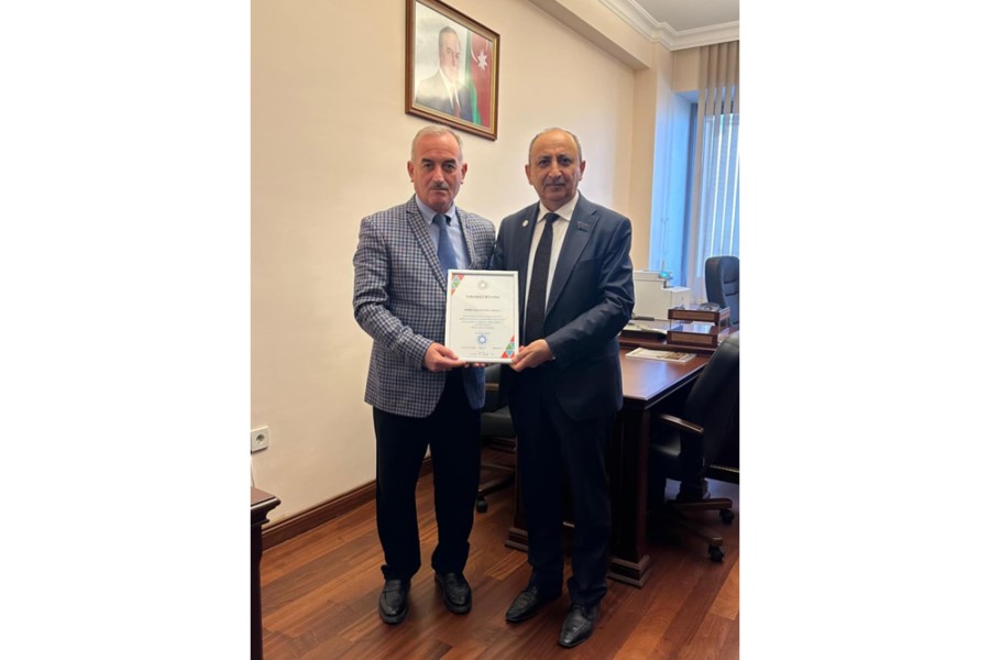 Səməd Vəkilov Qərbi Azərbaycan İcması tərəfindən təltif olunub